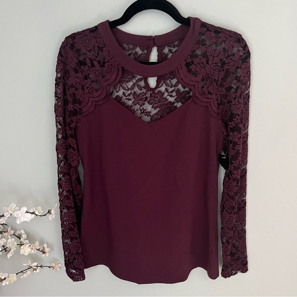 Torrid Choker Neck Lace Sleeve Top NWT Size 0X - Picture 4 of 5